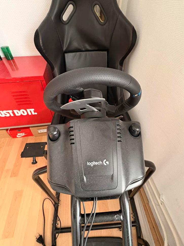 Race stoel / stuur met pedalen, Spelcomputers en Games, Spelcomputers | Sony PlayStation Consoles | Accessoires, Zo goed als nieuw