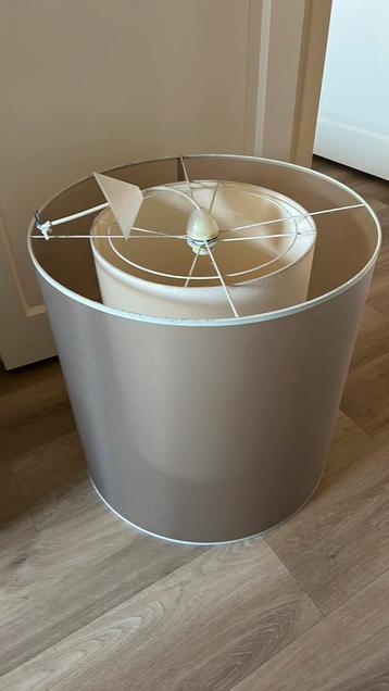 Grijs transparante lampenkap met witte binnenkap Kloosterman beschikbaar voor biedingen