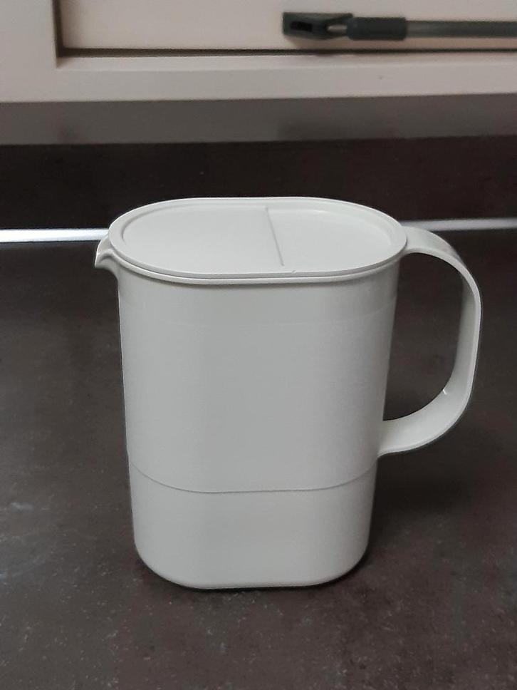 Tupperware vintage sap / schenk kan creme nr 3, Huis en Inrichting, Keuken | Tupperware, Ophalen of Verzenden
