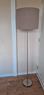 Vloerlamp met beige kap, Ophalen, Gebruikt, 150 tot 200 cm