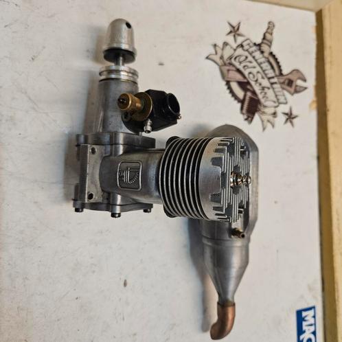 HB 61 met Enya nr 3 plug 10cc, Hobby en Vrije tijd, Modelbouw | Radiografisch | Vliegtuigen, Gebruikt, Nitro, RTF (Ready to Fly)