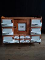 Oude houten specerijen kast met keramische lades, Ophalen