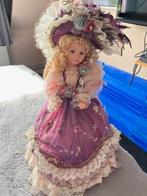 Oude pop in victoriaanse kleding, Verzamelen, Ophalen of Verzenden, Zo goed als nieuw, Pop