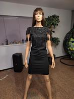 Zwarte jurk met details - Maat 40, Kleding | Dames, Maat 38/40 (M), Zwart, Ophalen of Verzenden, Boven de knie