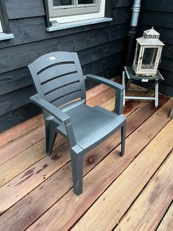 Hartman stapelstoelen 14 stuks beschikbaar voor biedingen