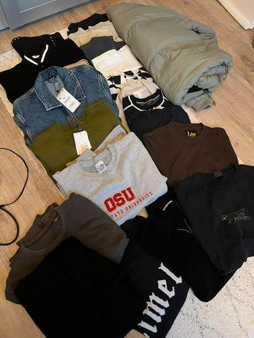 Bundel kleding pakket maat M beschikbaar voor biedingen
