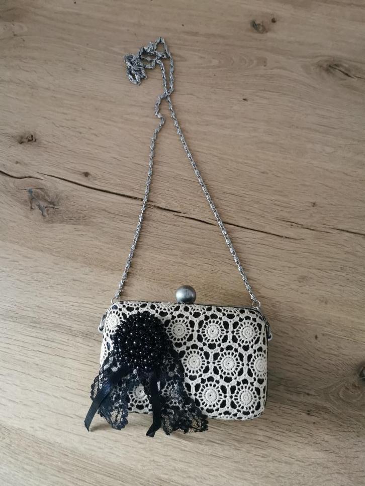 Klein tasje, Sieraden, Tassen en Uiterlijk, Tassen | Damestassen, Zo goed als nieuw, Schoudertasje, Zwart, Ophalen of Verzenden