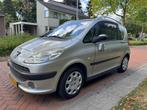 Peugeot 1007 1.4-16V Gentry APK 25-10-2025, Voorwielaandrijving, Electronic Stability Program (ESP), 4 cilinders, 610 kg