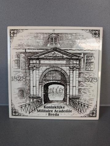 Gedenktegel 150 jaar Koninklijke Militaire Academie Breda beschikbaar voor biedingen