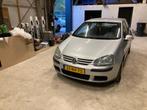 Volkswagen Golf 1.6 16V FSI 85KW 5D 2004 Grijs, Auto's, Voorwielaandrijving, Zwart, 4 cilinders, 620 kg