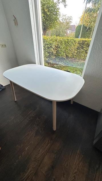 Ikea Vedbo eettafel beschikbaar voor biedingen