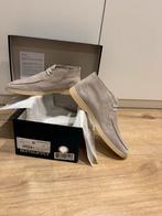 Suitsupply Lichtgrijze Chukka Boots Maat 43, Ophalen of Verzenden, Nieuw, Wit, Boots