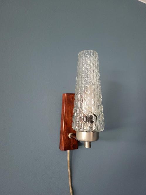 Vintage wandlampje hout en glas Deens/Scandinavisch design, Huis en Inrichting, Lampen | Wandlampen, Zo goed als nieuw, Glas, Hout