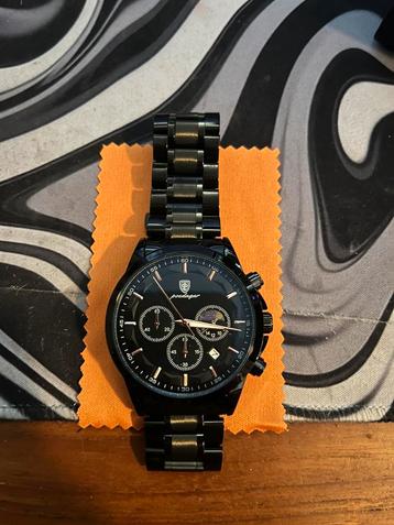 Poedagar Horloge beschikbaar voor biedingen