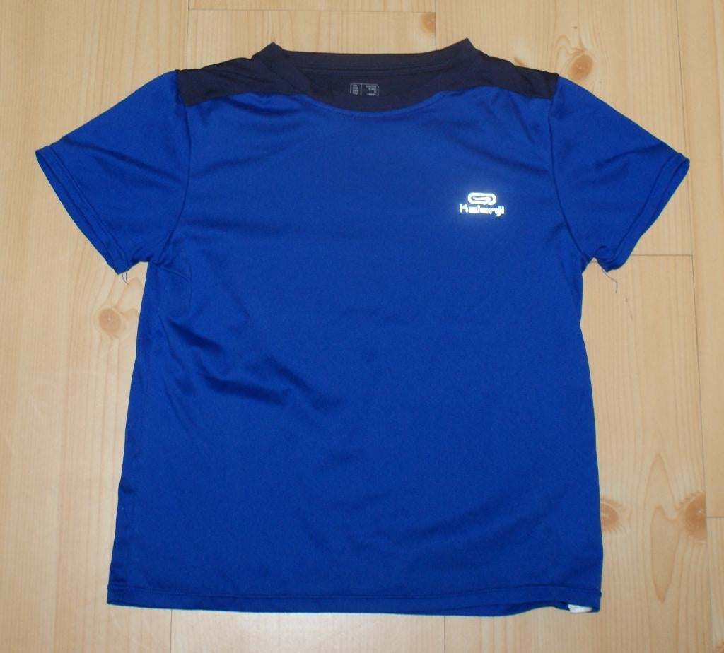 Kalenji sportshirt maat 125/132 met opdruk en reflecterende, Gebruikt, Kalenji, Sport- of Zwemkleding, Ophalen of Verzenden