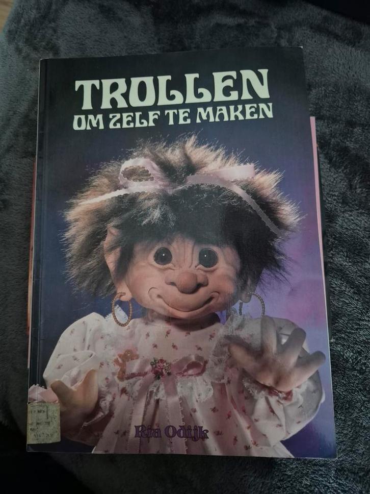 Trollen om Zelf te Maken - Ria Odijk, Boeken, Hobby en Vrije tijd, Gelezen, Poppen maken, Ophalen of Verzenden