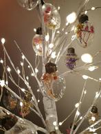 Led lampjes boompje met glazen bolletjes met droogbloemen ni, Huis en Inrichting, Lampen | Overige, Nieuw, Ophalen of Verzenden