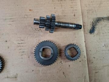 3 bak hoofdas 1e versnelling 13 tands ipv 14  beschikbaar voor biedingen