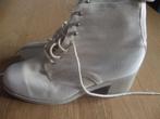 Dames Schoenen., Beige, Ophalen of Verzenden, Zo goed als nieuw, Schoenen met hoge hakken
