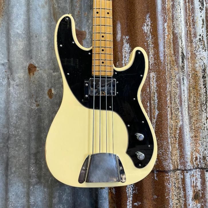 Fender Vintera II '70s Telecaster Bass, Muziek en Instrumenten, Snaarinstrumenten | Gitaren | Bas, Zo goed als nieuw, Elektrisch