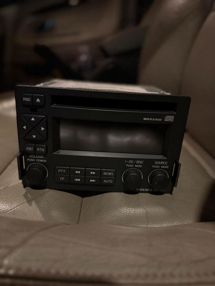 Originele Volvo HU-605 Radio S40/V40 + NAVTECH Navigatie CDs, Auto diversen, Autoradio's, Ophalen of Verzenden