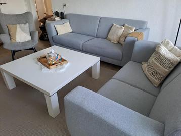 Complete Zithoek met banken, tafel & stoel beschikbaar voor biedingen