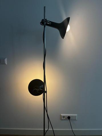 Vintage Dutch design jaren '70 vloerlamp beschikbaar voor biedingen