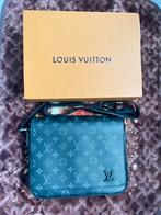 Lv tasje & gucci tas en nike miler, Ophalen of Verzenden, Nieuw, Maat 48/50 (M)