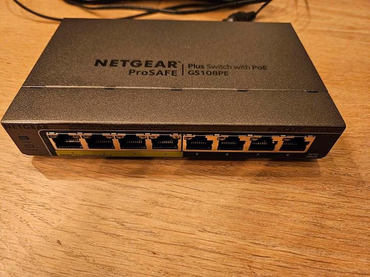 Netgear Switch 8 Poorten PoE - GS108PE, Computers en Software, Netwerk switches, Gebruikt, Ophalen of Verzenden