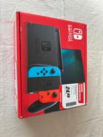 Nintendo Switch (2023), Spelcomputers en Games, Ophalen of Verzenden, Zo goed als nieuw, Met 2 controllers, Switch Original