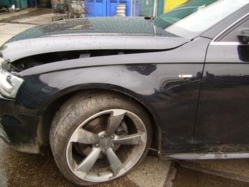 Scherm links-voor van een Audi A4 (LZ9Y) beschikbaar voor biedingen