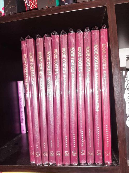 Rooie Oortjes HC rode cover 35 euro weg is weg, Boeken, Stripboeken, Zo goed als nieuw, Meerdere stripboeken, Verzenden
