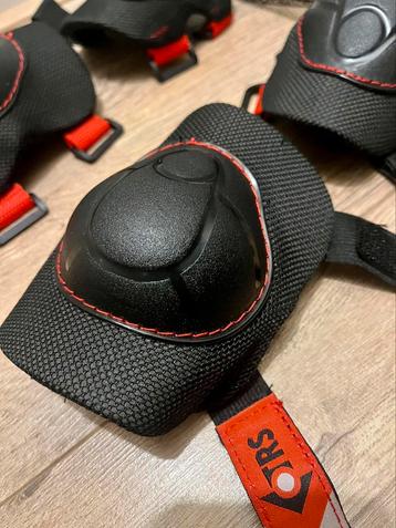 OTRS skate bescherming Nieuw Maat S  ( kinderen 3 -7 jaar ) beschikbaar voor biedingen
