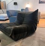 ZGAN Ligne Roset Togo 1-Zits Suede Zwart – €1.999, 100 tot 125 cm, Ophalen of Verzenden, Zo goed als nieuw, Ligne roset