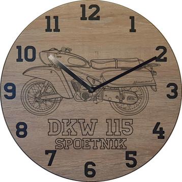 Themaklok met een DKW 115 hummel spoetnik als thema beschikbaar voor biedingen