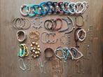 Armbanden 61 stuks, 4 bedels of meer, Ophalen of Verzenden, Zo goed als nieuw, Overige materialen
