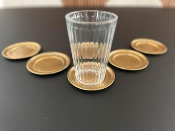 Vintage messing onderzetters voor glas beschikbaar voor biedingen