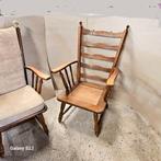 2x Vintage houten armstoelen met kussen – landelijke stijl, Ophalen