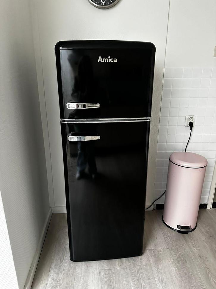Amica Retro Koelkast Zwart, Witgoed en Apparatuur, Koelkasten en IJskasten, Gebruikt, Met vriesvak, 100 tot 150 liter, 160 cm of meer