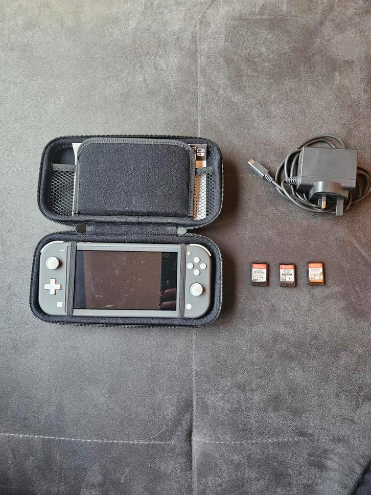 Nintendo Switch Lite, Spelcomputers en Games, Spelcomputers | Overige, Zo goed als nieuw, Ophalen
