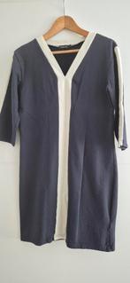 Sportieve jurk met witte bies van Pescara, Maat 38/40 (M), Blauw, Ophalen of Verzenden, Knielengte