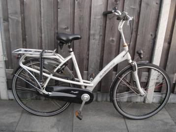 Een zeer nette en mooie NL fiets BATAVUS 28 inch 7 vers. beschikbaar voor biedingen