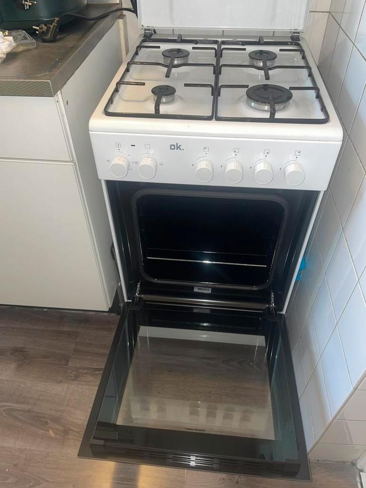 OK. OFC 14116 gasfornuis, Witgoed en Apparatuur, Fornuizen, Zo goed als nieuw, Vrijstaand, Gas, 4 kookzones, 85 tot 90 cm, Ophalen