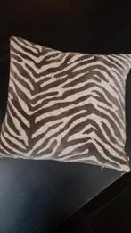 Claudi kussen, Huis en Inrichting, Woonaccessoires | Kussens, Ophalen of Verzenden, Zo goed als nieuw, Grijs, Vierkant