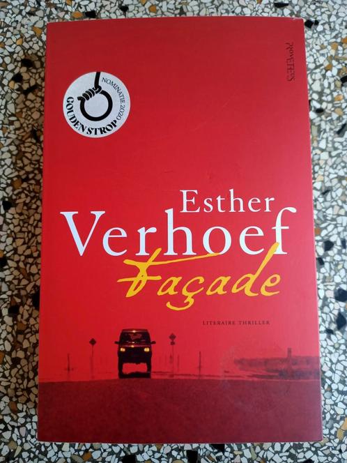 Boek thriller Esther Verhoef - Façade., Boeken, Thrillers, Zo goed als nieuw, Nederland, Ophalen of Verzenden