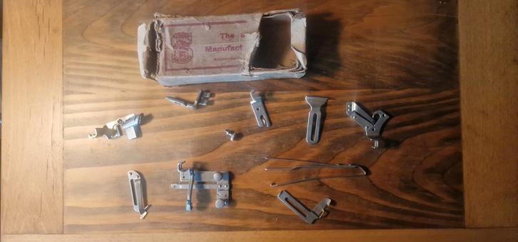 Singer Manufacturing Co Accessories,, Antiek en Kunst, Antiek | Naaimachines, Ophalen of Verzenden