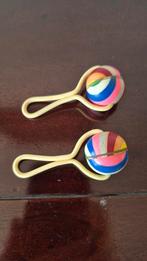 2 leuke celluloid mini rammelaars 7cm., Ophalen of Verzenden
