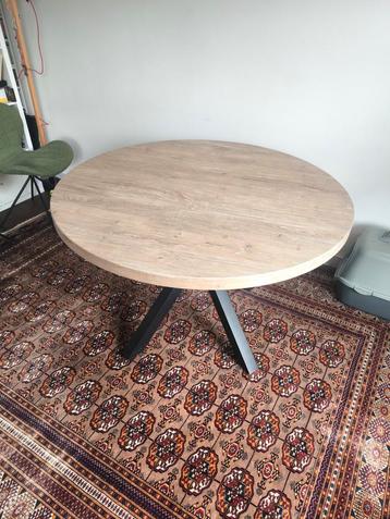 Ronde eettafel 120cm beschikbaar voor biedingen