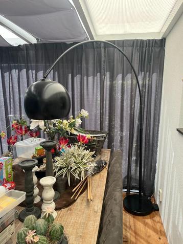 lamp  beschikbaar voor biedingen