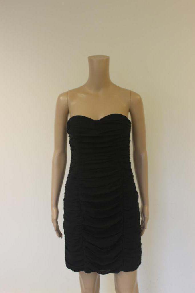 H&M zwarte strapless jurk maat 38/40, Kleding | Dames, Jurken, Zo goed als nieuw, Maat 38/40 (M), Zwart, Knielengte, Ophalen of Verzenden